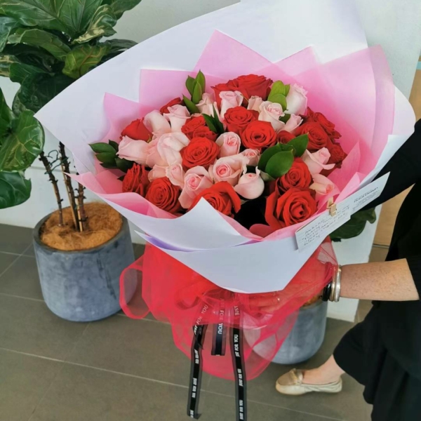 Lovely Mix Roses - Botany Downs Florist & East Auckland same day ...