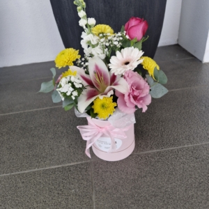floral choice flowers arranged in hatbox